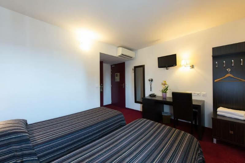 Hotel Sénia Orly Esterno foto